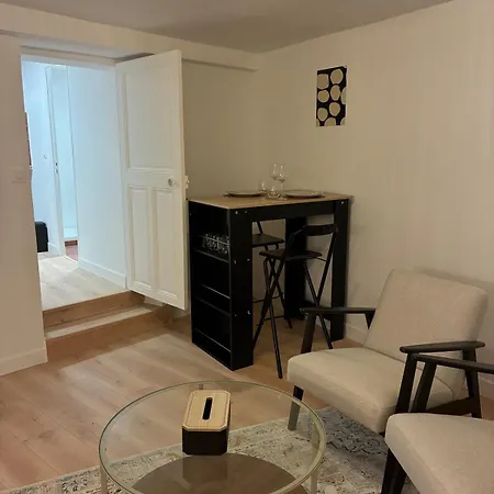 Cozy Avec Terrasse Idealement Situe Διαμέρισμα